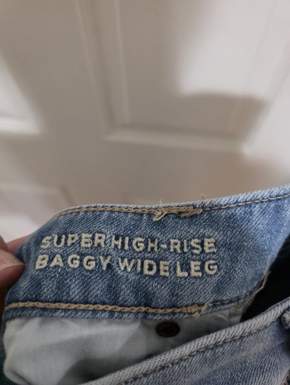 American Eagle Outfitters Light Wash Wide-Leg Jeans High Rise - Picture 4 of 5